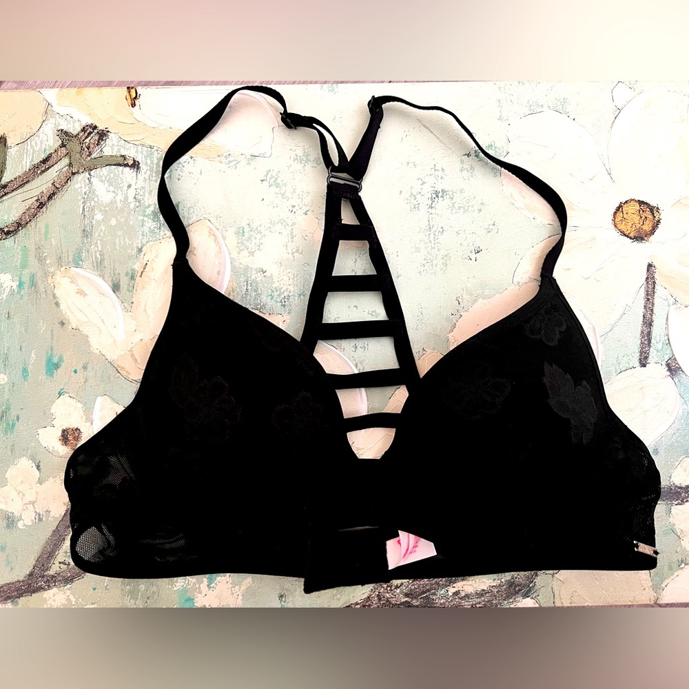 PINK by Victoria Secret: Push up Bra in soft Lace Black . Size 34A